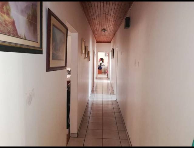 4 BEDROOM HOUSE FOR SALE IN PRETORIA GARDENS